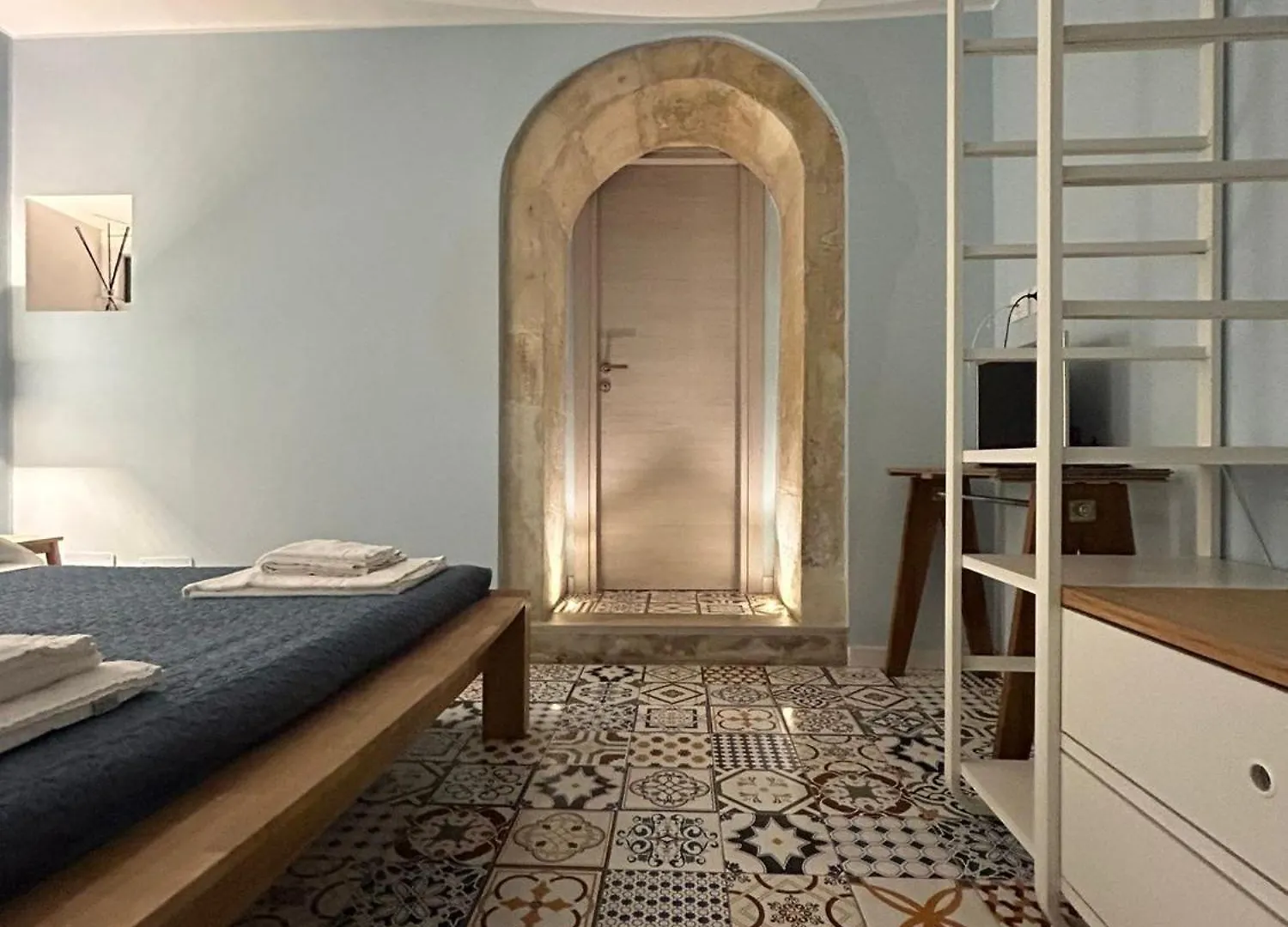 Donna Costanza Ortigia Villa Syrakusa Italien